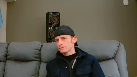 Snapshot of dilldough405 chatting on December 9, 2024, 7:39 am Dilldough405 online show from December 9, 2024, 7:39 am