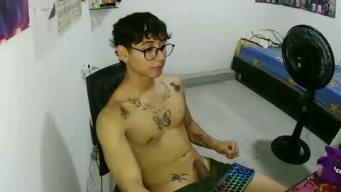 dillom420 online show from October 7, 2025, 4:53 am