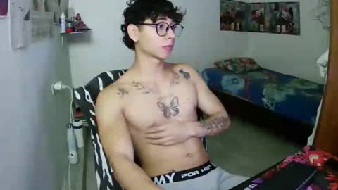 dillom420 online show from December 23, 2025, 5:49 am