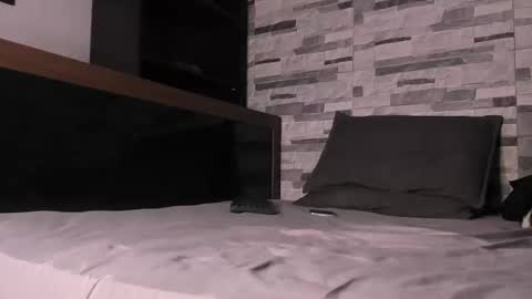 dimitri_higt online show from September 19, 2025, 8:20 pm