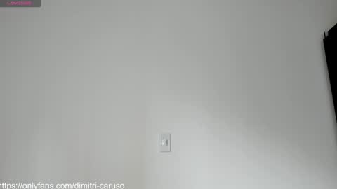 dimitricaruso online show from February 5, 2025, 5:09 pm