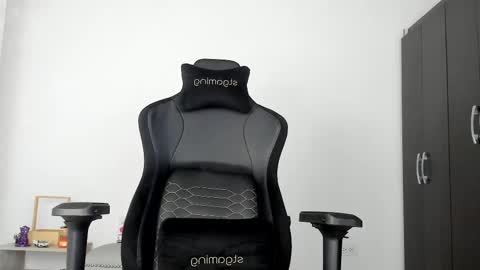 dimitricaruso online show from March 1, 2025, 3:43 am