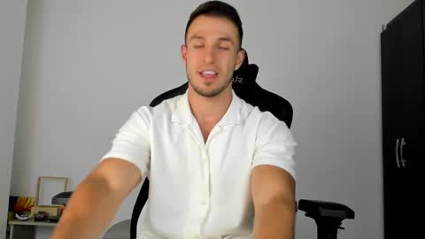 dimitricaruso online show from March 5, 2025, 4:24 am