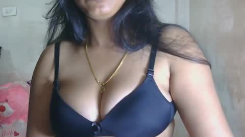 dimple_love online show from February 3, 2026, 6:22 am