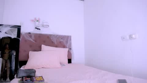 DINA online show from October 13, 2025, 7:36 pm