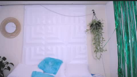 DINA online show from April 6, 2026, 3:57 pm