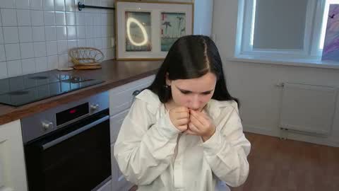 Rina online show from October 7, 2025, 4:09 am