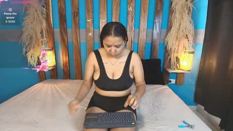 dinokoandkimcyci online show from April 5, 2026, 12:02 pm