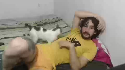 Snapshot of dioni_soe chatting on September 26, 2025, 12:47 am Henry online show from September 26, 2025, 12:47 am