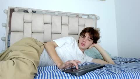 apollo online show from December 5, 2025, 1:42 pm