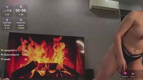 Diora  Sam  online show from March 6, 2025, 8:16 pm