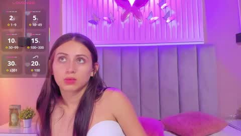 Snapshot of diosa_cristal chatting on September 28, 2025, 3:45 am Cristal online show from September 28, 2025, 3:45 am