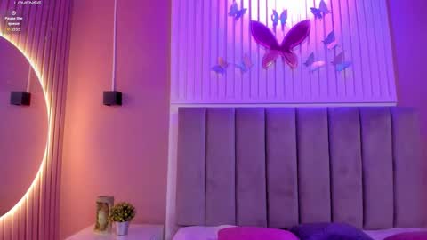 Snapshot of diosa_cristal chatting on October 15, 2025, 4:01 am Cristal online show from October 15, 2025, 4:01 am