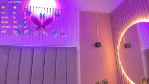 Snapshot of diosa_cristal chatting on October 16, 2025, 4:13 am Cristal online show from October 16, 2025, 4:13 am