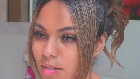 diosadeluniverso_ online show from January 8, 2026, 6:21 pm