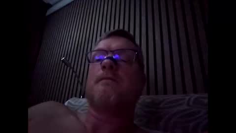 dirkkie1975 online show from April 4, 2026, 10:18 pm