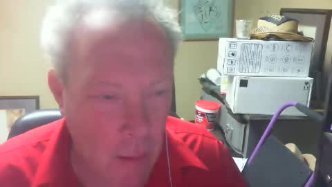 Snapshot of dirkpitt223 chatting on December 15, 2024, 11:09 pm DirtkPitt Fun guy working online show from December 15, 2024, 11:09 pm