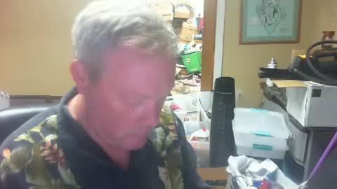 Snapshot of dirkpitt223 chatting on December 21, 2024, 6:23 pm DirtkPitt Fun guy working online show from December 21, 2024, 6:23 pm