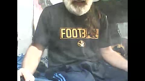 dirtmcgirt82 online show from January 5, 2025, 4:04 am