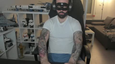 Robert online show from December 8, 2024, 8:47 pm