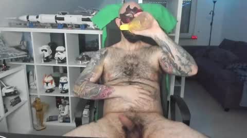 Robert online show from February 12, 2025, 3:27 pm