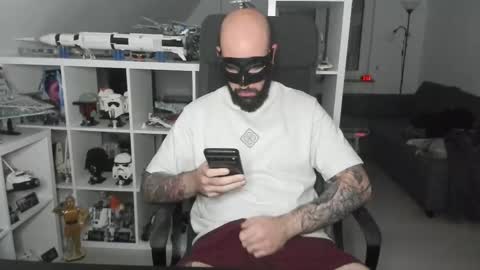 Robert online show from November 2, 2025, 12:02 am