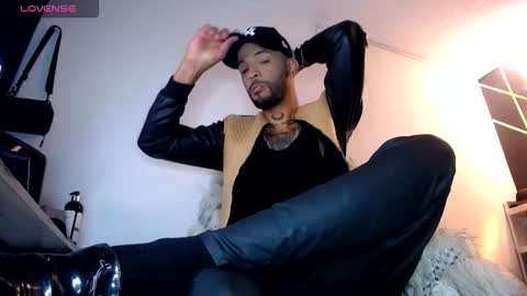 Snapshot of dirtybhot chatting on January 17, 2026, 9:25 am I just want to be happy online show from January 17, 2026, 9:25 am