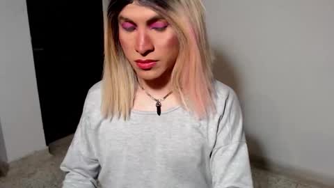 Snapshot of dirtydanezka chatting on November 19, 2025, 3:50 am dirtydanezka online show from November 19, 2025, 3:50 am