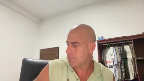 Snapshot of dirtydanlondon chatting on February 6, 2025, 12:37 pm Dirtydanlondon online show from February 6, 2025, 12:37 pm