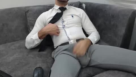 dirtyybooyy77 online show from October 9, 2025, 6:28 pm