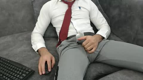 dirtyybooyy77 online show from October 10, 2025, 12:15 pm