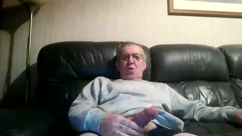 Snapshot of discovery63 chatting on December 9, 2024, 5:30 pm discovery63 online show from December 9, 2024, 5:30 pm