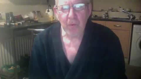 Snapshot of discovery63 chatting on December 16, 2024, 5:43 pm discovery63 online show from December 16, 2024, 5:43 pm