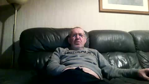 Snapshot of discovery63 chatting on February 9, 2025, 5:54 pm discovery63 online show from February 9, 2025, 5:54 pm