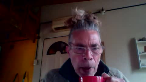Snapshot of discretopasivo chatting on May 27, 2026, 6:49 pm discretopasivo online show from May 27, 2026, 6:49 pm