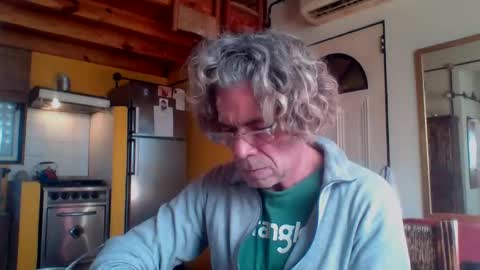 Snapshot of discretopasivo chatting on May 30, 2026, 4:15 pm discretopasivo online show from May 30, 2026, 4:15 pm