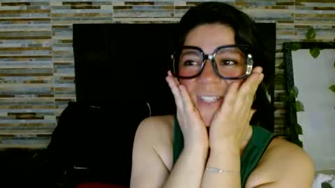 Snapshot of disneey2888 chatting on October 26, 2025, 1:44 am disneey2888 online show from October 26, 2025, 1:44 am