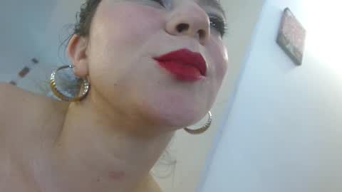 Snapshot of disneey2888 chatting on February 14, 2026, 3:53 pm disneey2888 online show from February 14, 2026, 3:53 pm