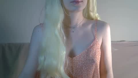 DitaMilton online show from December 14, 2025, 6:56 pm