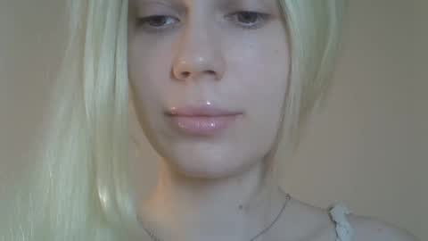 DitaMilton online show from March 23, 2026, 7:40 pm