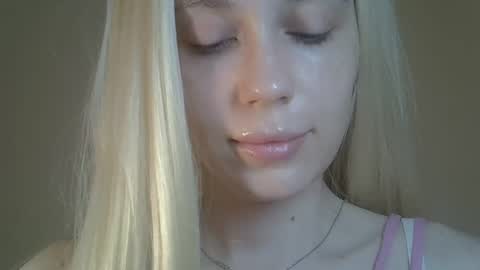 Snapshot of ditamilton chatting on May 21, 2026, 7:54 pm DitaMilton online show from May 21, 2026, 7:54 pm