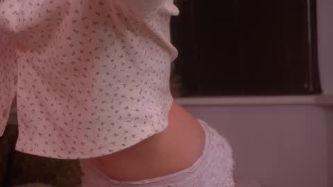 Eva and Lucia online show from September 25, 2025, 8:56 pm