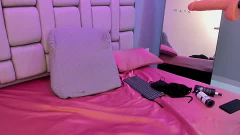 divine_sin online show from November 11, 2025, 7:58 pm