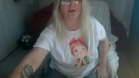 Snapshot of divineblond chatting on March 29, 2026, 12:05 pm Alexxa online show from March 29, 2026, 12:05 pm