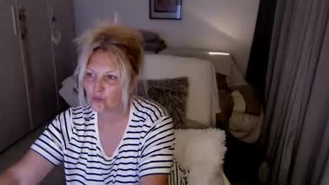 Alexxa online show from June 12, 2026, 7:35 pm