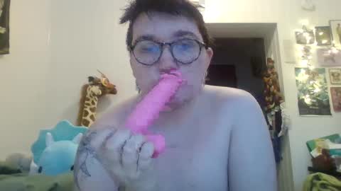 Snapshot of divinecherrypie chatting on January 22, 2025, 10:37 pm divinecherrypie online show from January 22, 2025, 10:37 pm