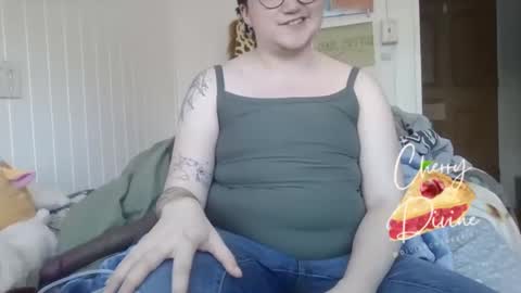 Snapshot of divinecherrypie chatting on February 3, 2025, 8:57 pm divinecherrypie online show from February 3, 2025, 8:57 pm