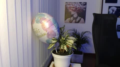 Hera online show from December 3, 2025, 10:02 am