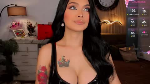 Snapshot of divinequeen chatting on May 2, 2026, 1:49 pm online show from May 2, 2026, 1:49 pm