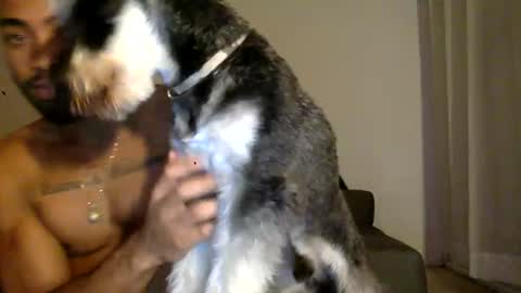 Snapshot of divinexduo chatting on December 22, 2024, 9:42 pm Divine Duo online show from December 22, 2024, 9:42 pm